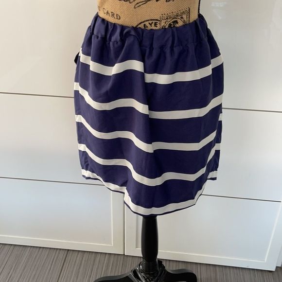 BCBG generations skirt - Picture 4 of 6